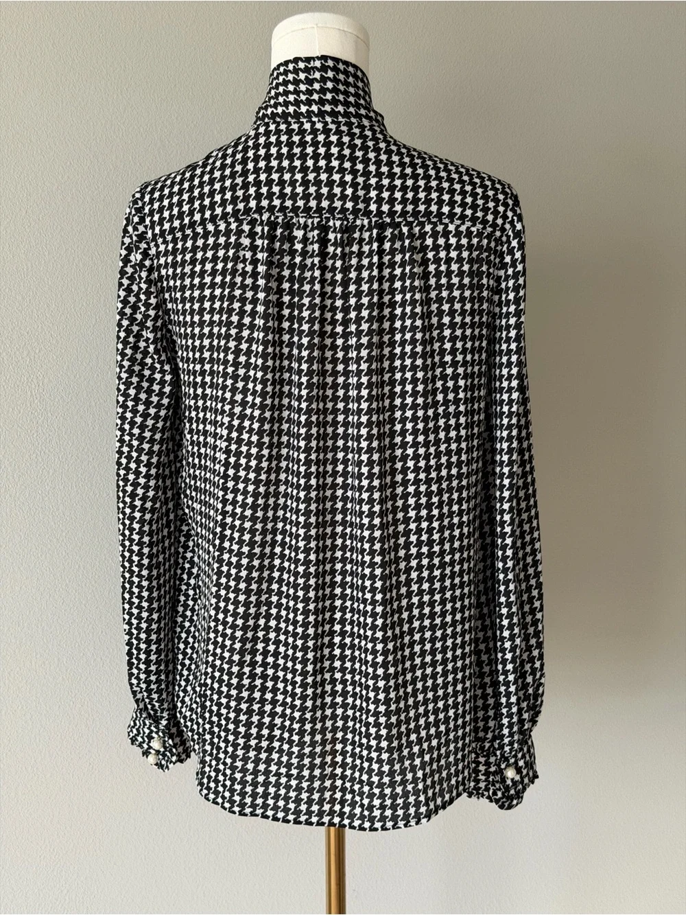 Kate Spade New York Black and White Houndstooth Tie-Neck Blouse - XS